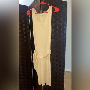 Sleeveless 10 long sweater dress with belt